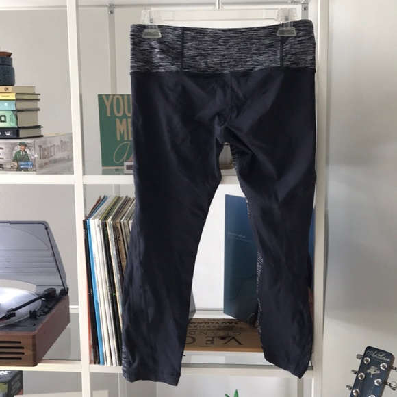 SoulCycle Crop Leggings Size Medium 😍 - Picture 3 of 4